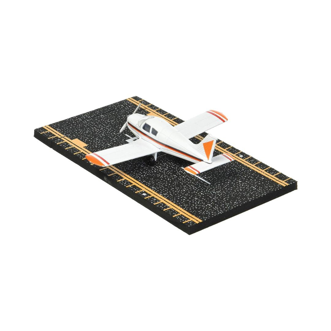 AIRCRAFT - Piper PA28 Cherokee
