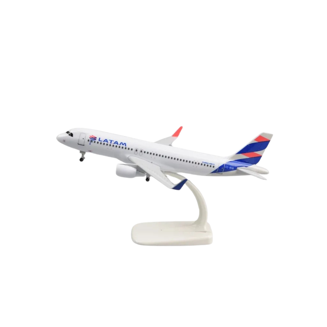 AIRCRAFT - Airbus A320 LATAM