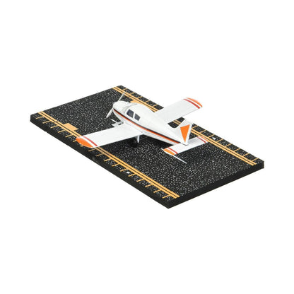 AIRCRAFT - Piper PA28 Cherokee